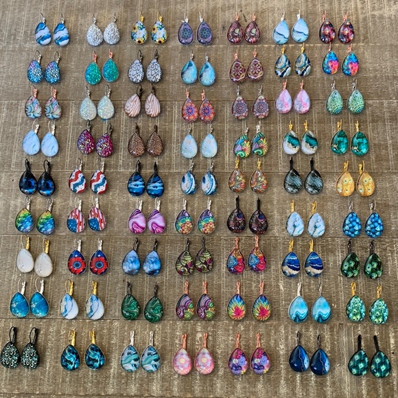 Black Peacock Teardrop Earrings - Picture 4 of 4